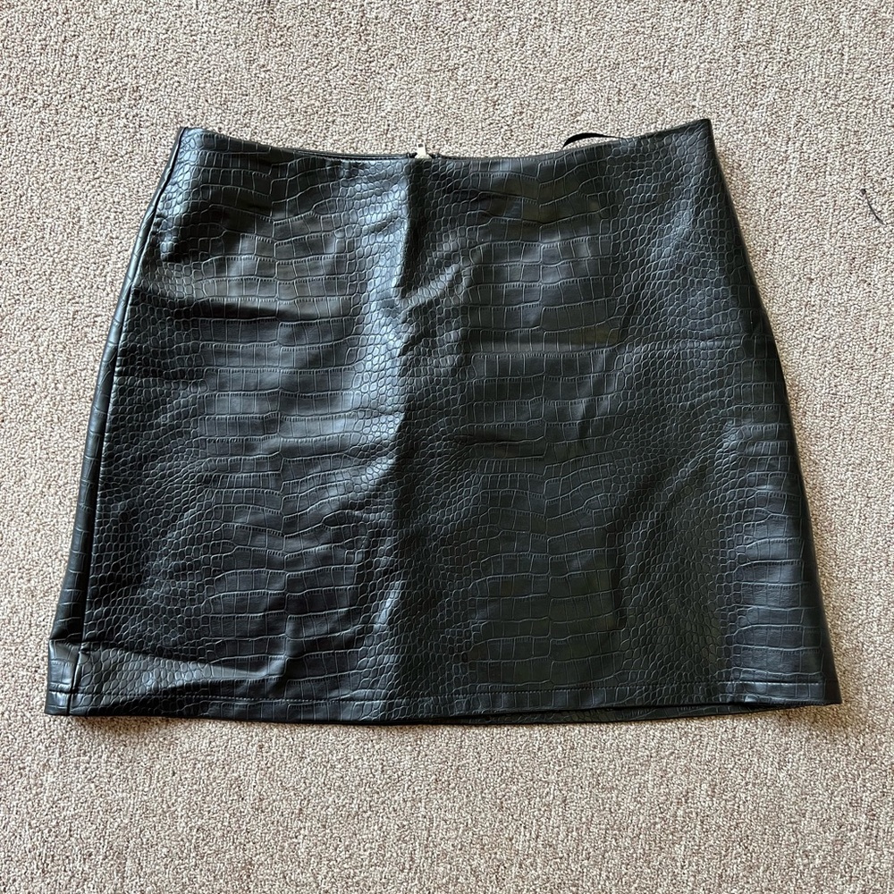 PRIMARK BLACK SKIRT FAUX LEATHER SIZE 10